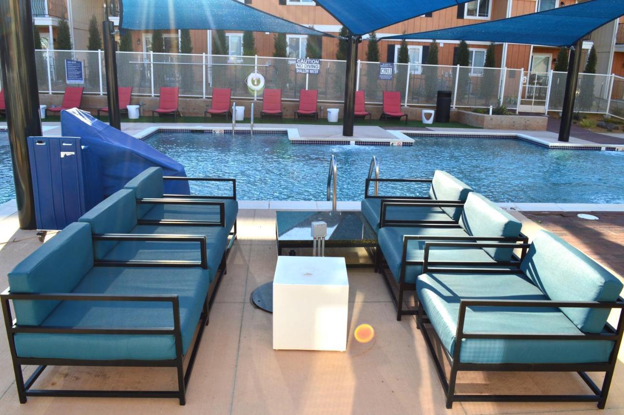 オクラホマシティOutercontinental Loungeアパートメント エクステリア 写真